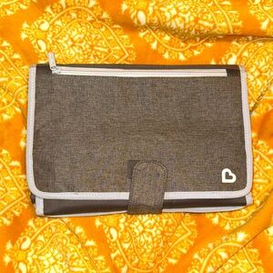 Munchkin Go Change Portable Diaper Changing Kit w/ Changing Pad & Wipes Case